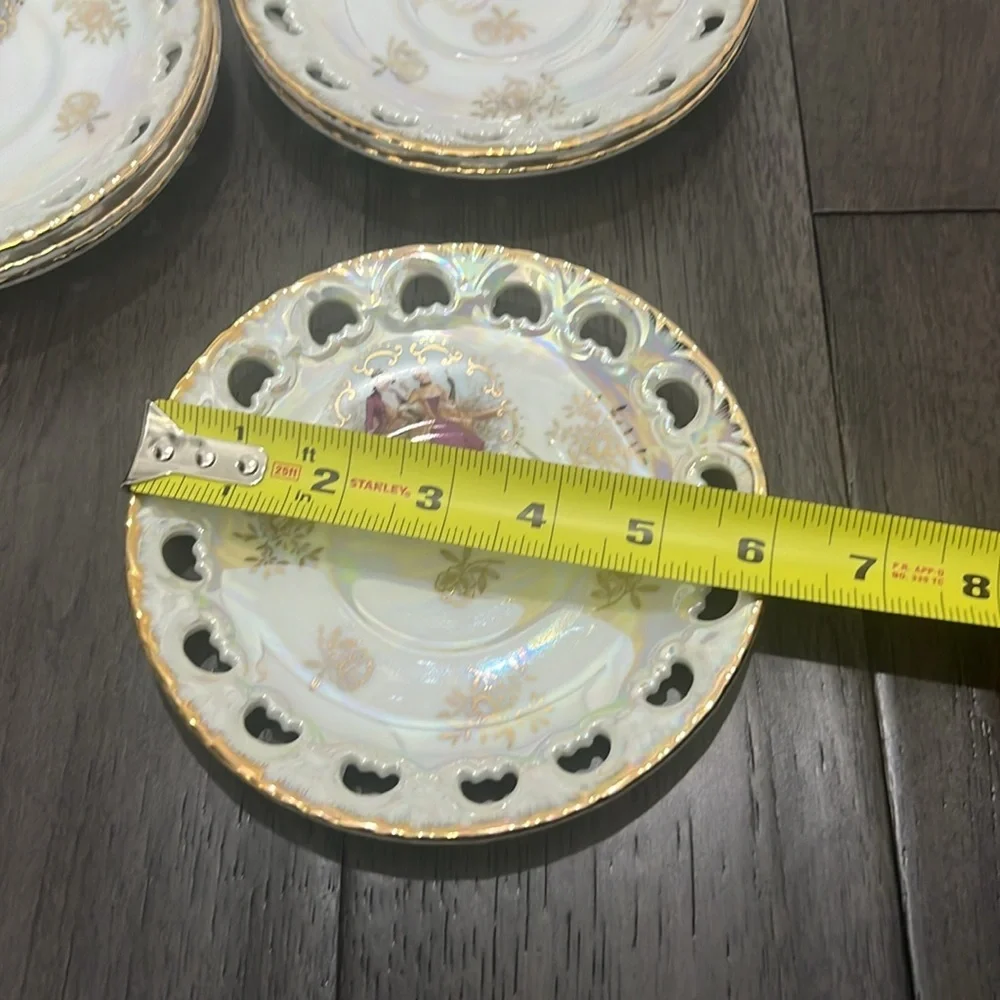 Set of 6 elegant Victorian like saucer teacup plates